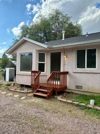 Main picture of 1127 McArthur Ave