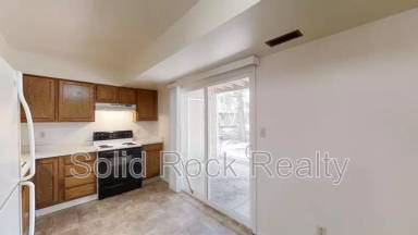 Main picture of 445 W Van Buren St