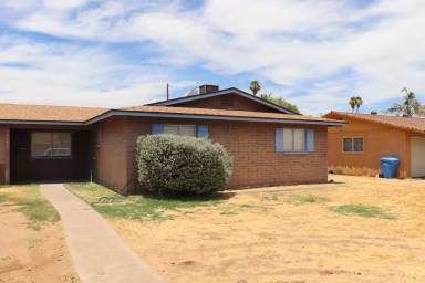 Main picture of 3746 W Vermont Ave