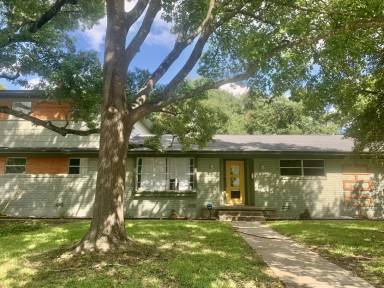 Main picture of 2307 Carolinda Dr