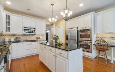 Main picture of 570 Farmdale Cir