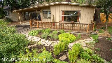 Main picture of 305 NW Newport Ave