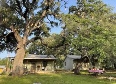 Main picture of 601B Live Oak St