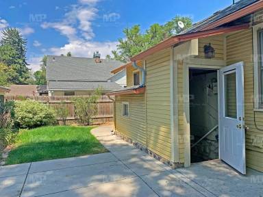 Main picture of 619 S Loomis Ave