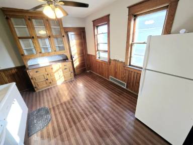 Main picture of 1224 E 8th St