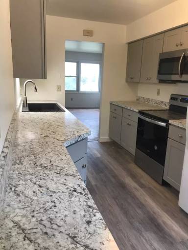 Main picture of 221 Harbor Rd