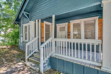 Main picture of 909 N 10th St
