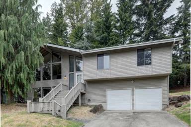 Main picture of 5920 138th Pl SE