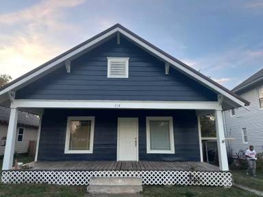 Main picture of 917 S Armstrong Ave