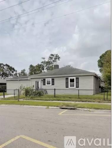 Main picture of 8602 Palmetto St