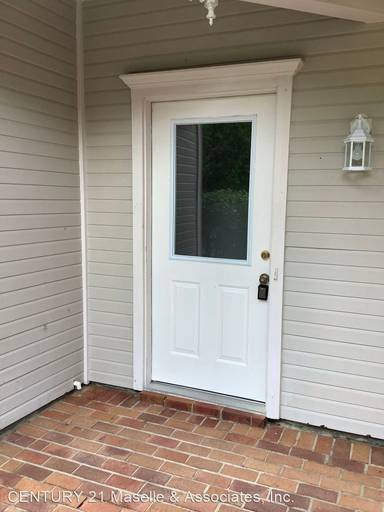 Main picture of 305 Pelahatchie Shore Dr