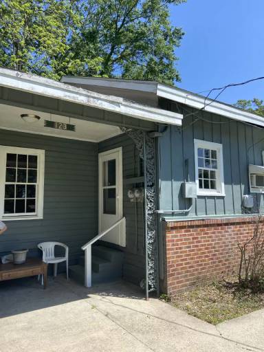 Main picture of 123 Stevens St