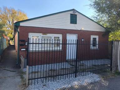 Main picture of 1005 N Pershing Ave