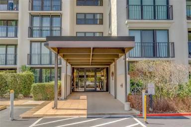 Main picture of 100 Oakmont Ln