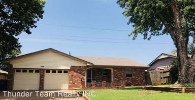 Main picture of 609 E 26th St