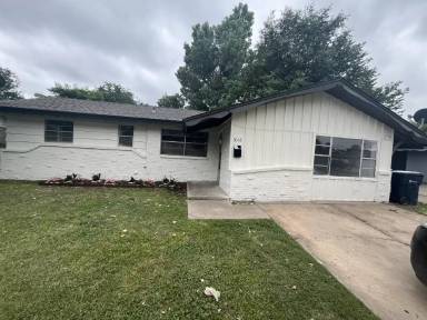 Main picture of 3016 SW 65th Pl