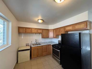 Main picture of 3824 S King St