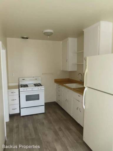 Main picture of 12 Mayfair Dr