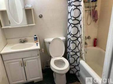 Main picture of 1215 W 24th St