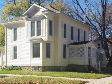 Main picture of 400 W Washington Ave