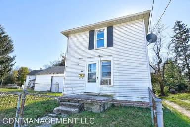Main picture of 809 W Jefferson St