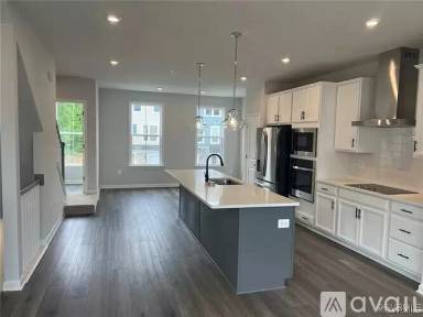 Main picture of 452 Rivanna Hill Rd