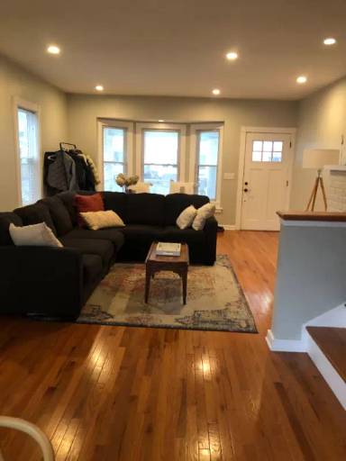 Main picture of 1305 W 106th St