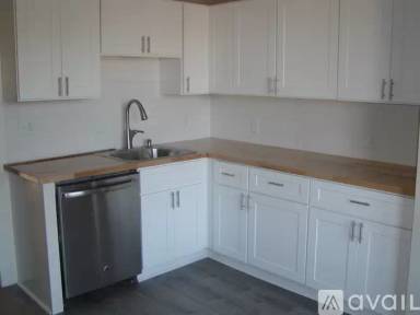 Main picture of 1007 W 2nd Ave