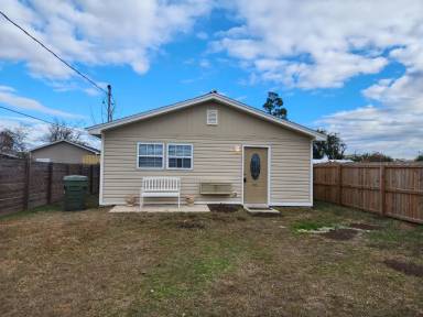 Main picture of 811 Virginia Ave