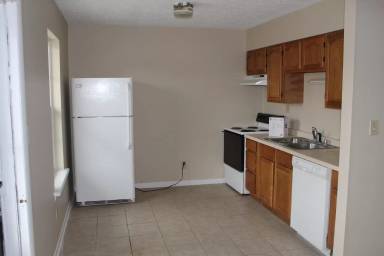 Main picture of 166 Lawrence St