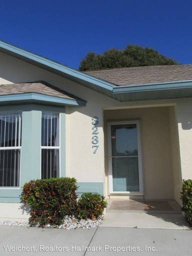 Main picture of 3235 Villa Way Cir
