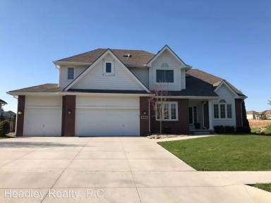 Main picture of 1907 Spencer St