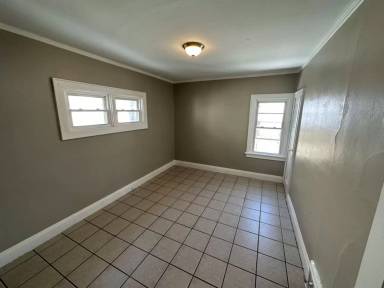 Main picture of 2722 N 49th St