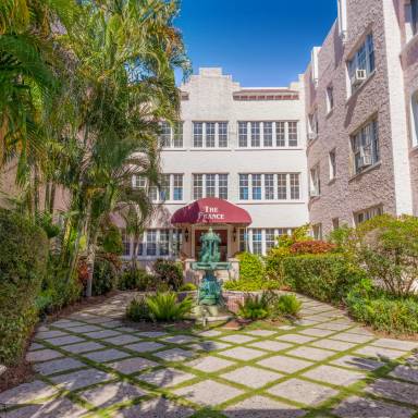 Main picture of 524 SW Saint Lucie Cres