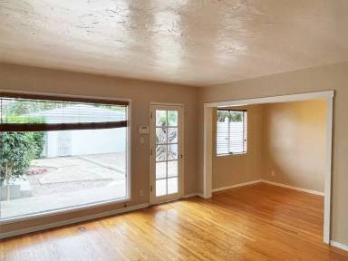 Main picture of 7624 Flight Ave
