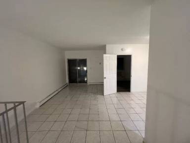 Main picture of 671 Melrose Ave