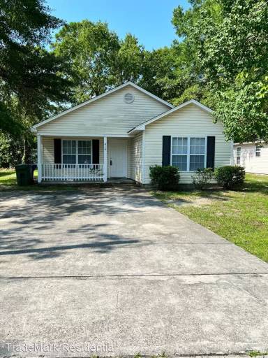 Main picture of 418 Wesley Dr