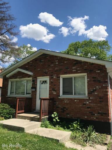 Main picture of 16949 Glen Oaks Dr