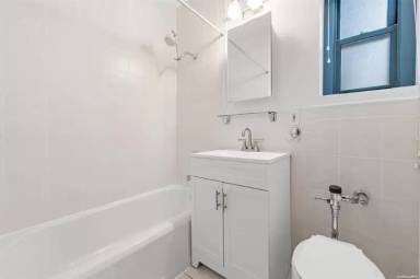 Main picture of 7147 160th St