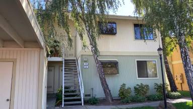 Main picture of 2827 Monument Blvd