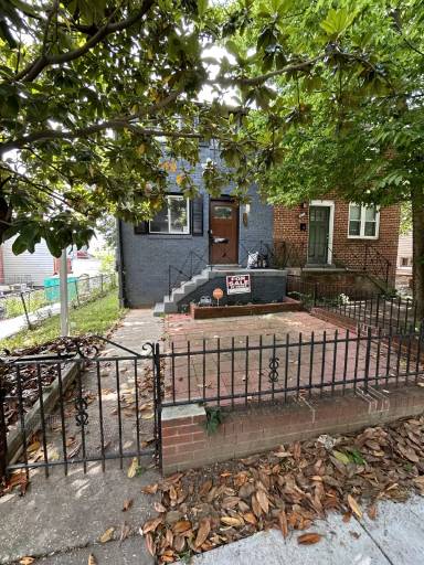 Main picture of 5365 Ames St NE