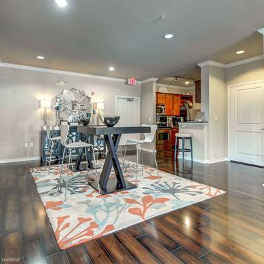 Main picture of 4807 Maple Ave