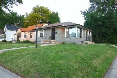Main picture of 210 Ash Ave SW