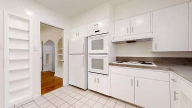 Main picture of 2620 W 43rd Pl