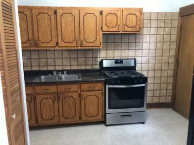 Main picture of 3834 N Wilton Ave