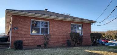 Main picture of 1315 N Elm St