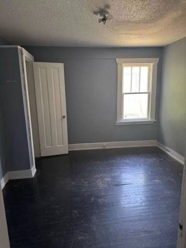 Main picture of 1223 W 16th Ave