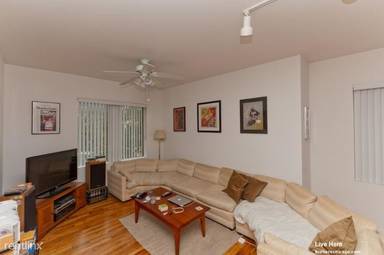 Main picture of 1307 W Addison St