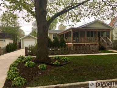 Main picture of 1460 Dewey Ave