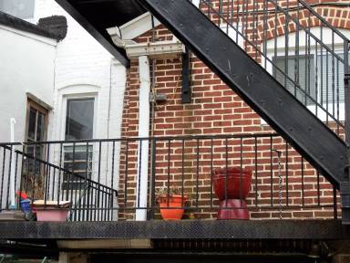 Main picture of 1018 E 36th St